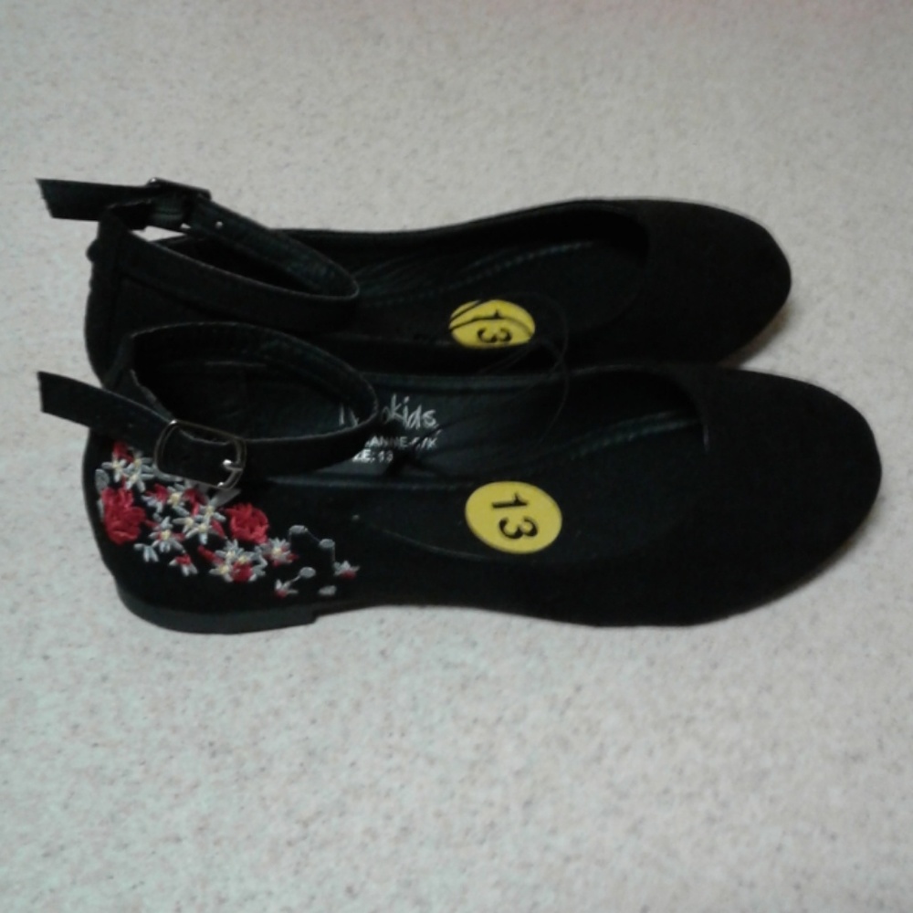 Black Shoes w/ floral on side